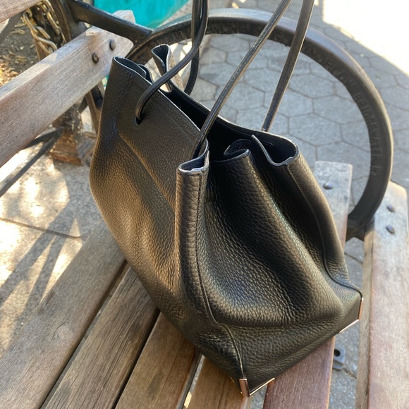 ALEXANDER WANG BLACK ROSE GOLD LEATHER DRAWSTRING SHOULDER Handbag GORG FLAW LUX - Picture 3 of 12